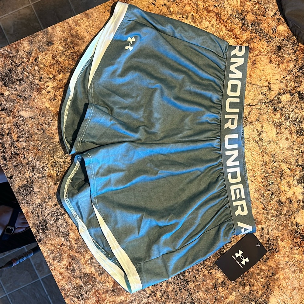 Women’s small under armour shorts
